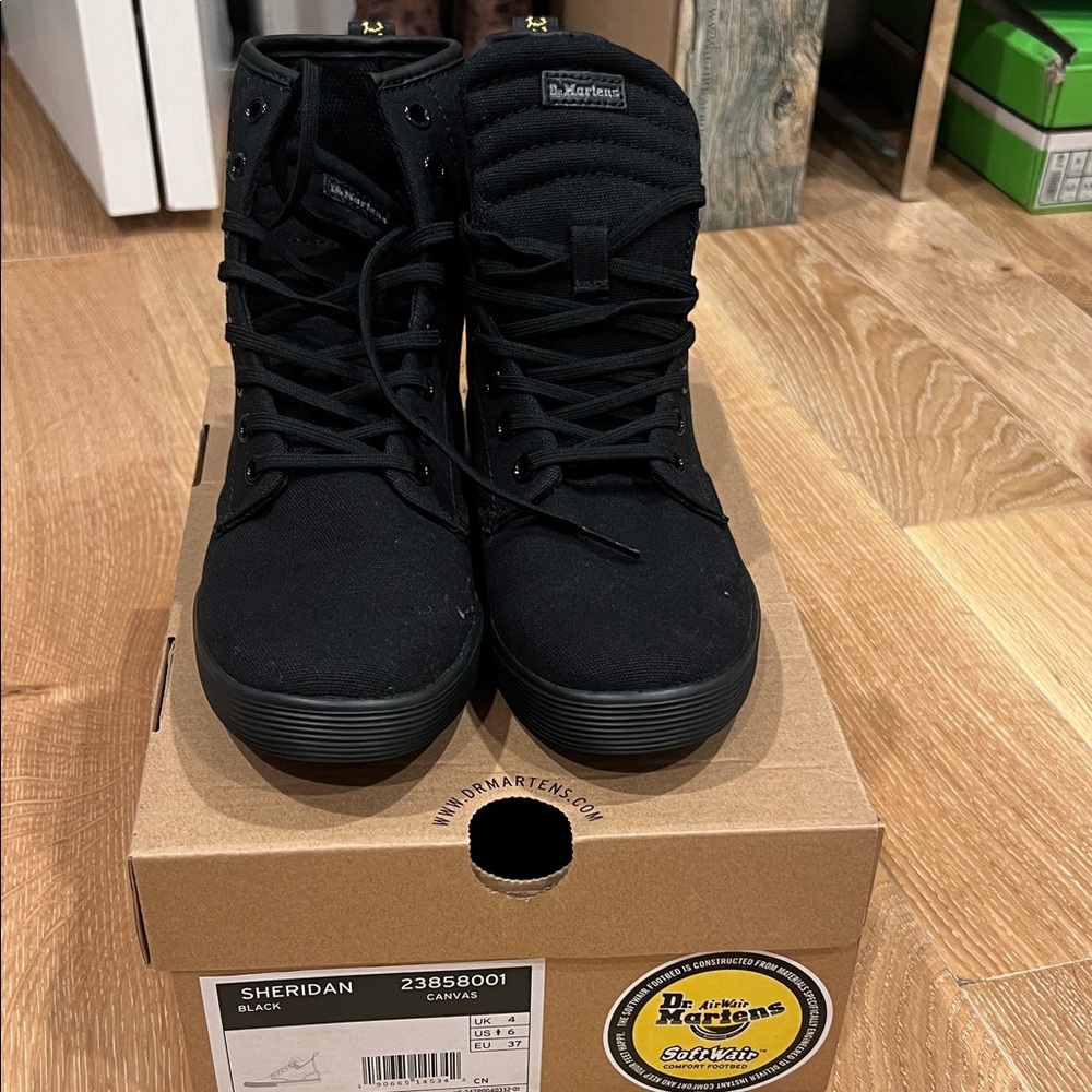 Dr. Martens‎ Sheridan Black Canvas boots women’s 6